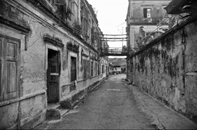 复古建筑黑白图片